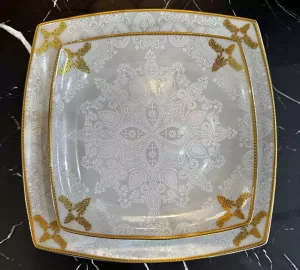 فروش عمده سرویس چینی پردیس طرح آدریانا طلایی