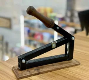 فروش عمده گردو شکن اهرمی دسته چوبی